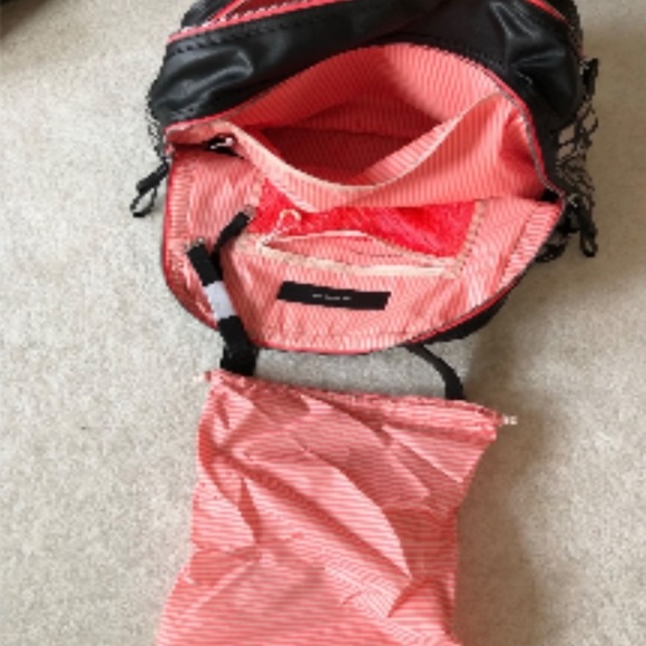 Lululemon Gym Bag - Picture 3 of 10